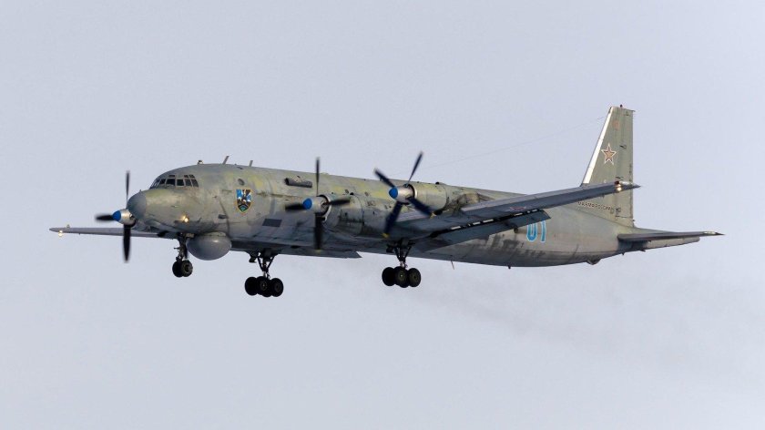 Противолодочный самолет ил-38н