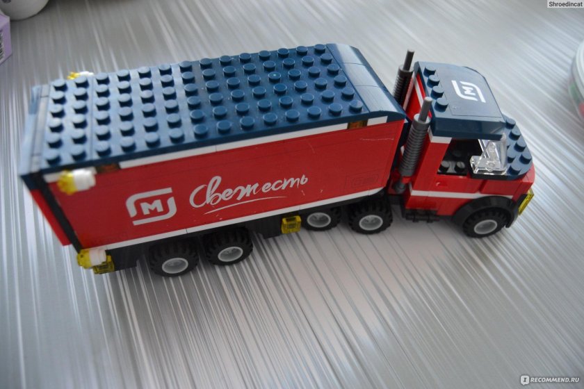 Лего грузовик магнит
