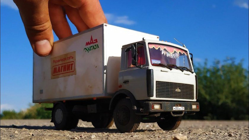 Грузовики МАЗ магнит