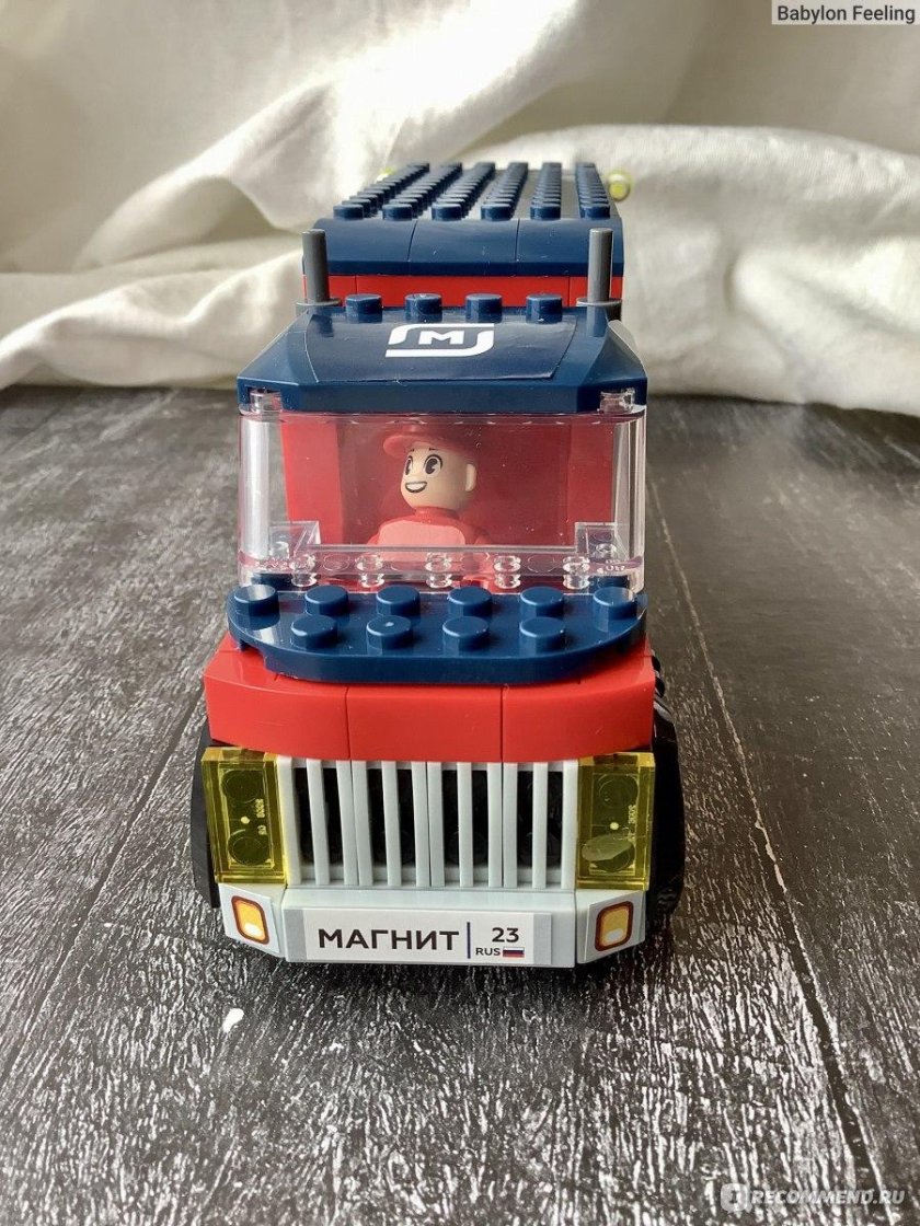 КАМАЗ магнит из лего