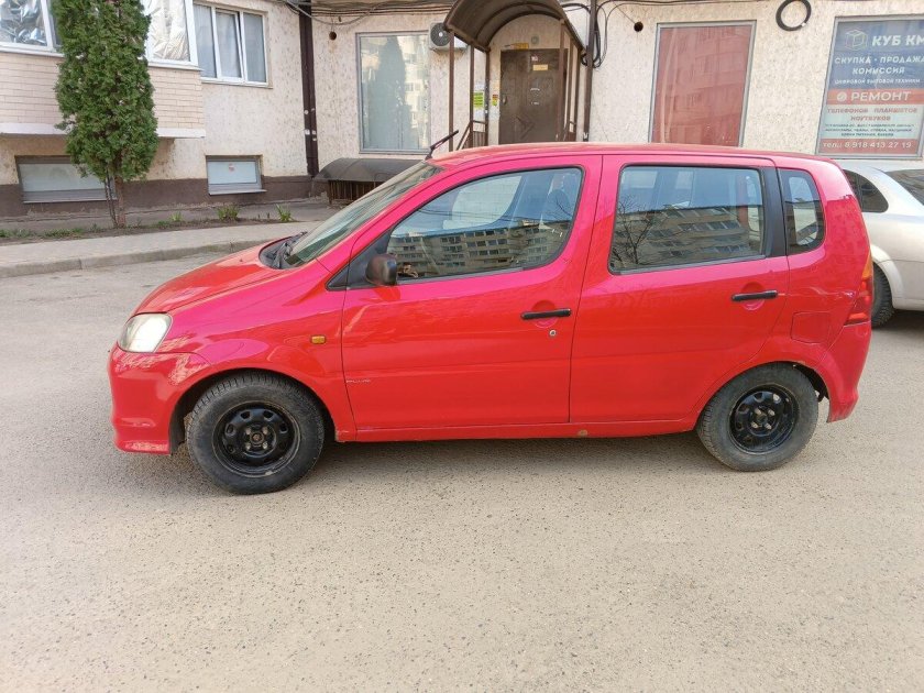 Daihatsu yrv 1.3 мт