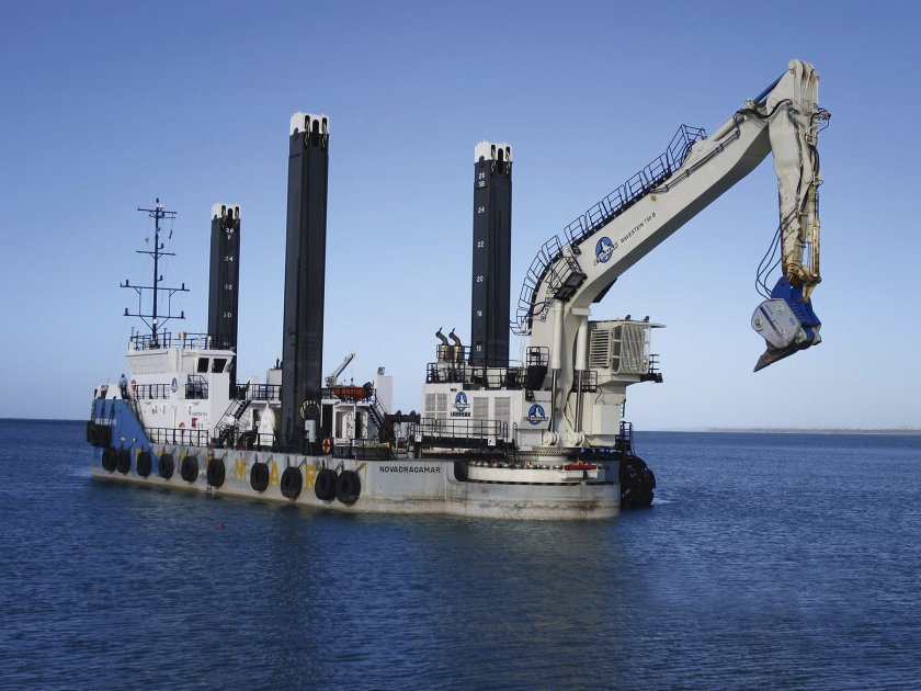 Одночерпаковый штанговый земснаряд