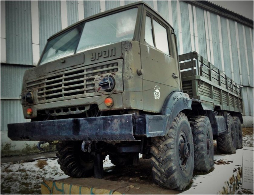 Урал 5323 с кабиной КАМАЗ