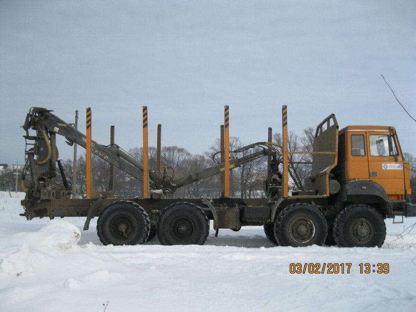 «Урал-5323» (8х8)лесовоз