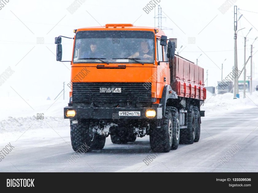 Урал 5323 с кабиной КАМАЗ