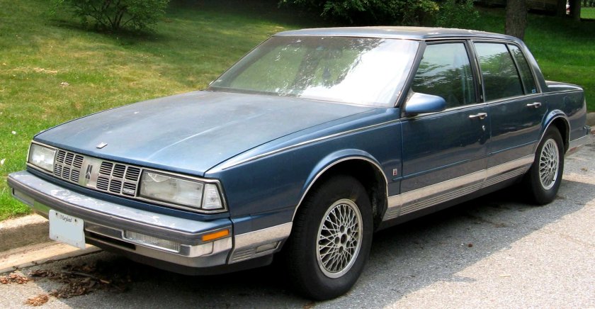 Олдсмобиль 1985