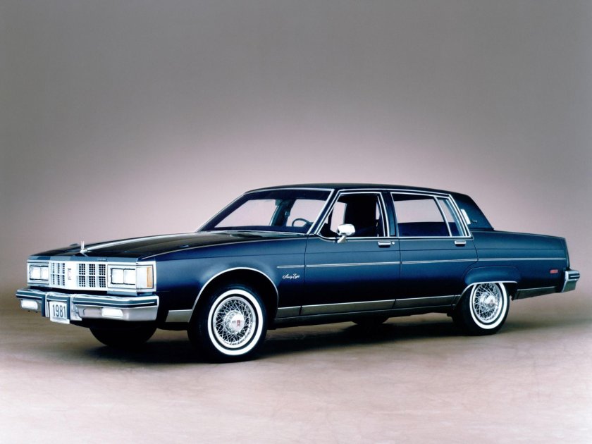 Oldsmobile 98 Regency sedan