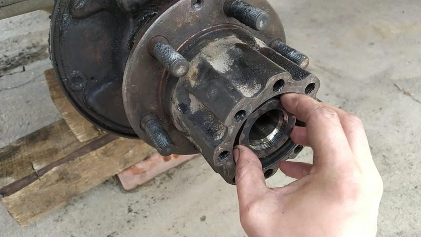 Ступица заднего моста Газель