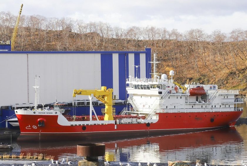 Теплоход Анатолий Чернеев