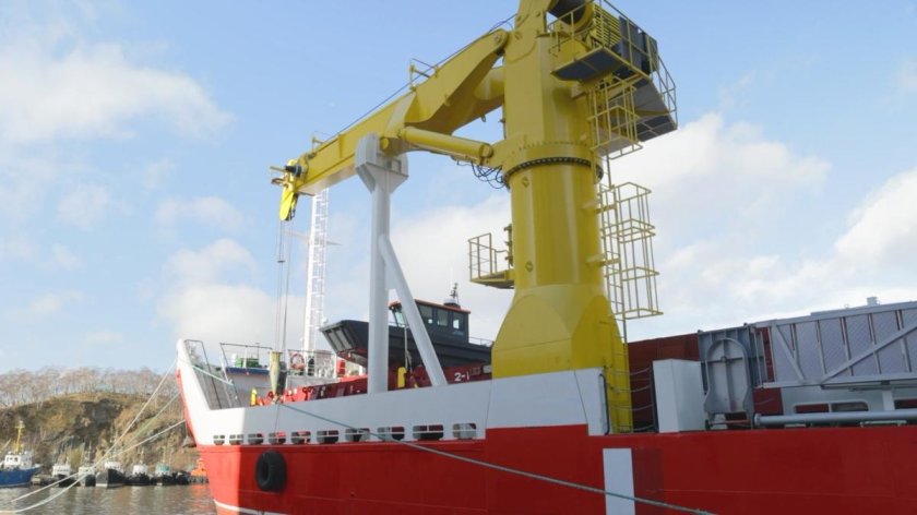 Грузопассажирское судно \ анатолий чернеев\