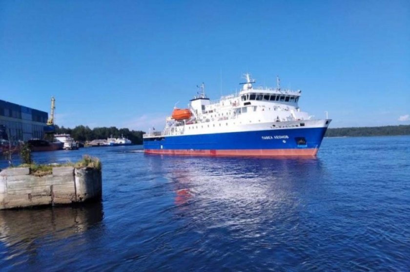 Судно Павел Леонов грузопассажирское