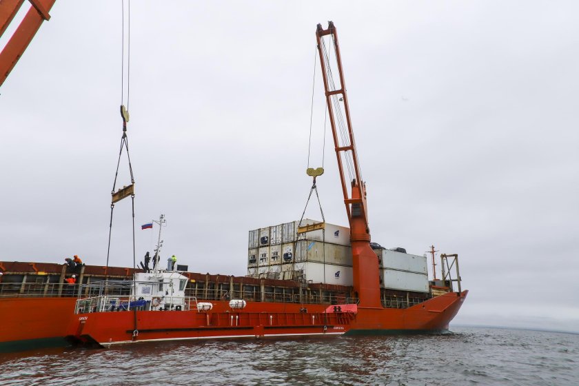 Баржа Камчатка