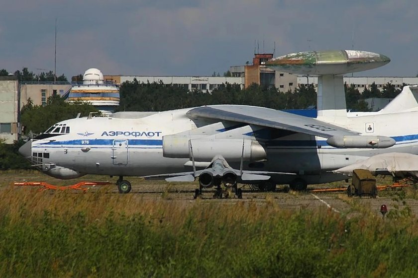 976 Скип самолёт