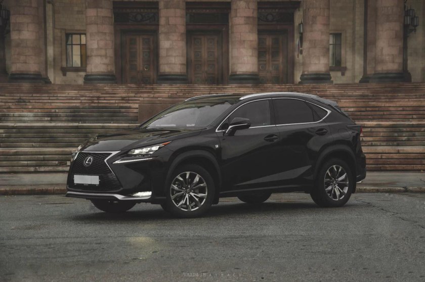 Lexus NX 200 черный