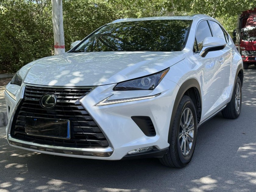 Лексус нх 200