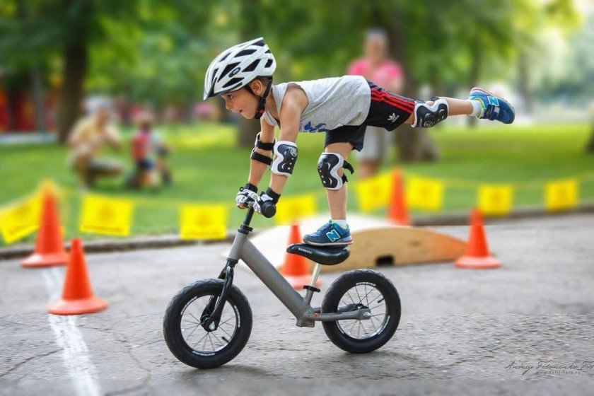 Соревнования на беговелах