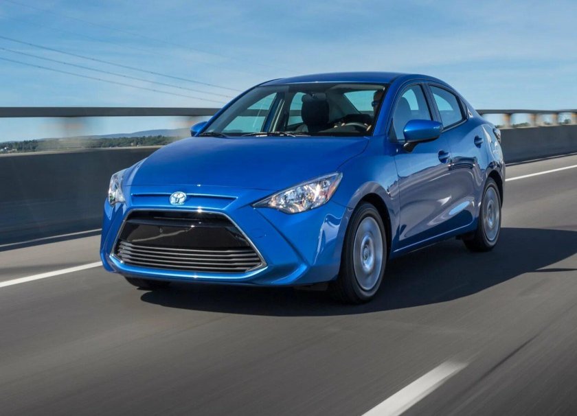 Тойота Ярис 2016