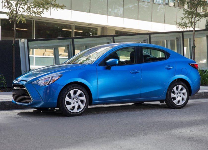 Тойота Ярис 2016 седан