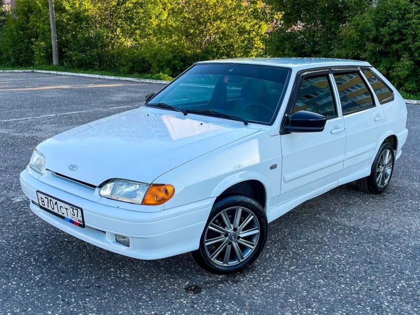 ВАЗ 2114 2013 года