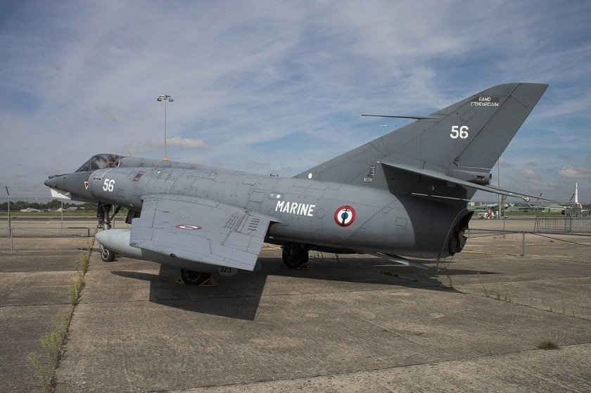 Etendard 4