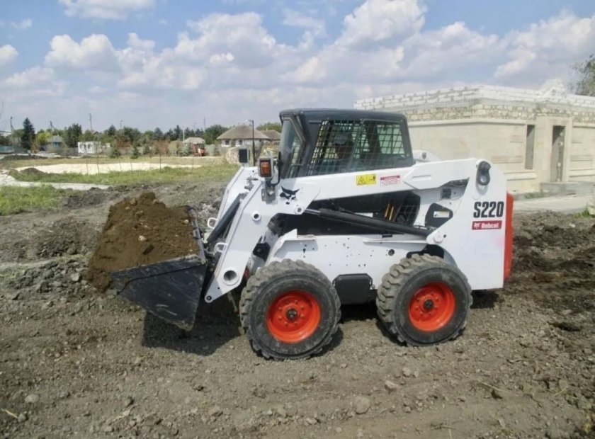 Бобкэт s220