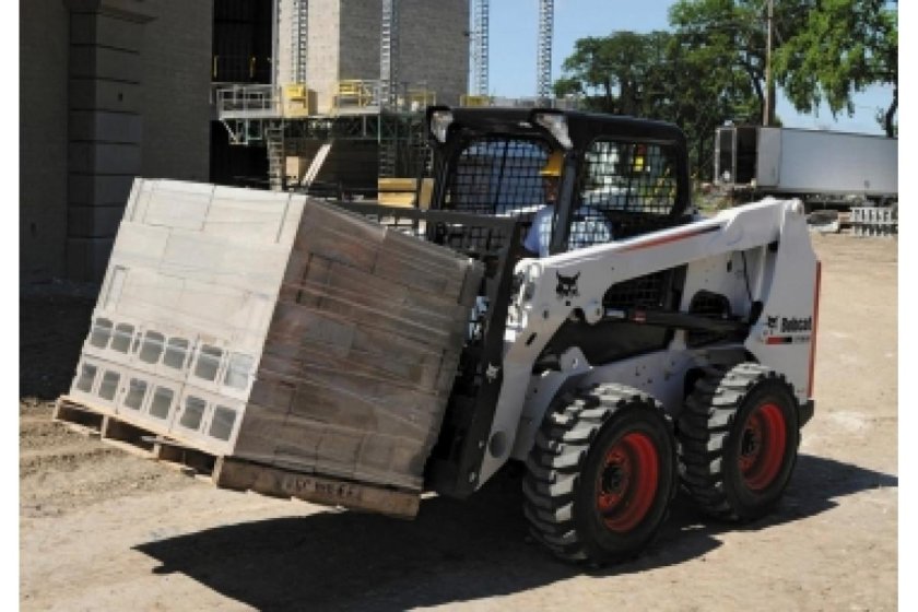 Мини погрузчик Бобкэт s650