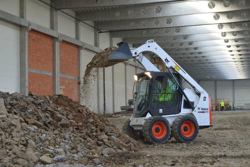 Мини погрузчик Бобкэт s175