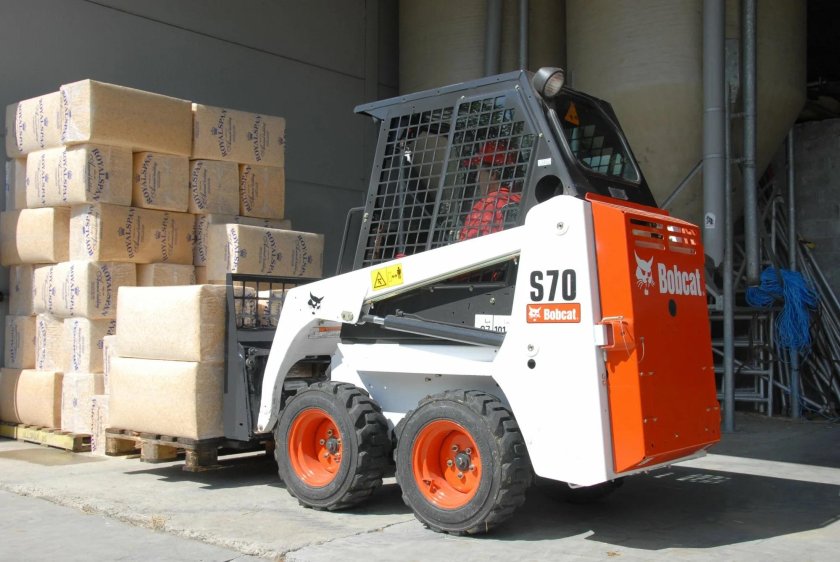 Мини-погрузчик Bobcat s70