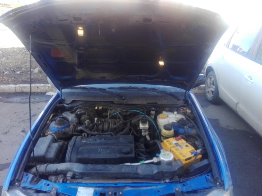 Нексия под капотом