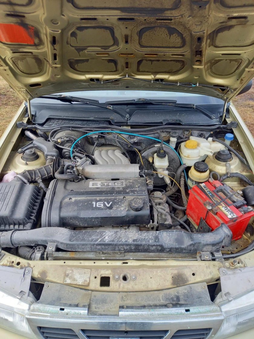 Шевроле Реззо подкапотное пространство