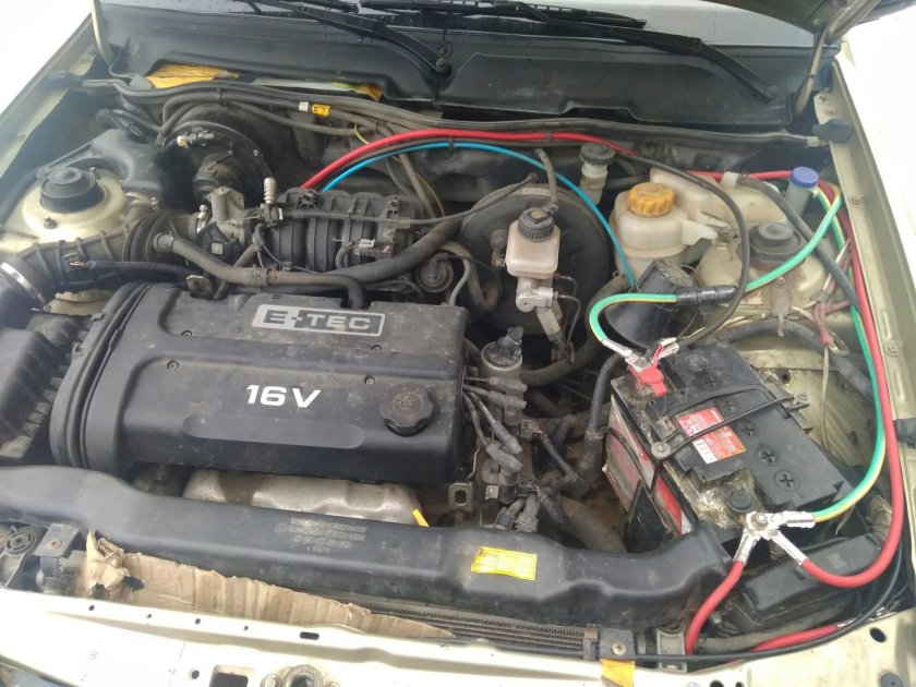 Подкапотка Дэу Нексия 8 клапанов