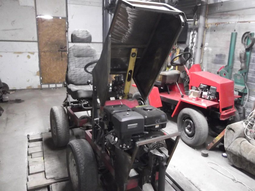 Мини погрузчик переломка 4х4