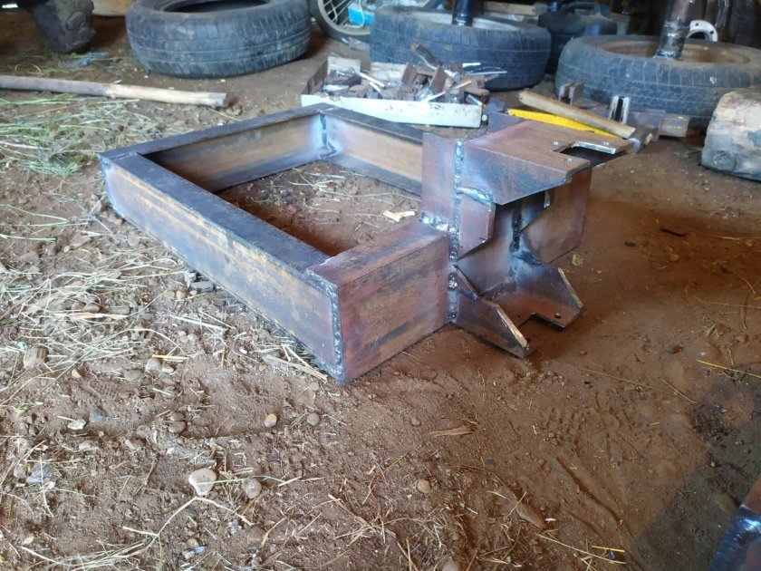 Трактор переломка рама