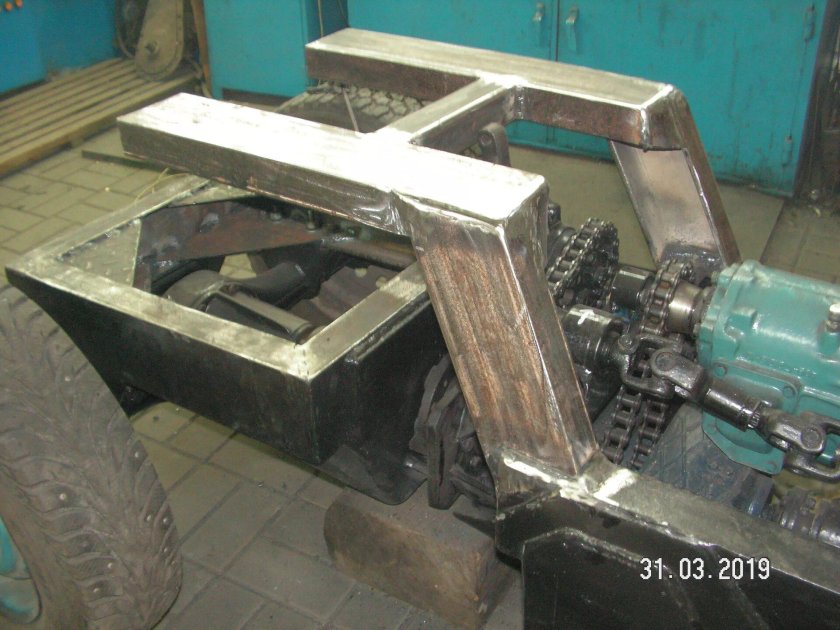 Трактор переломка 4х4 с двигателем ВАЗ