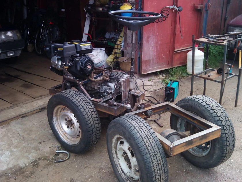 Трактор переломка 4вд с двигателем ВАЗ 2101