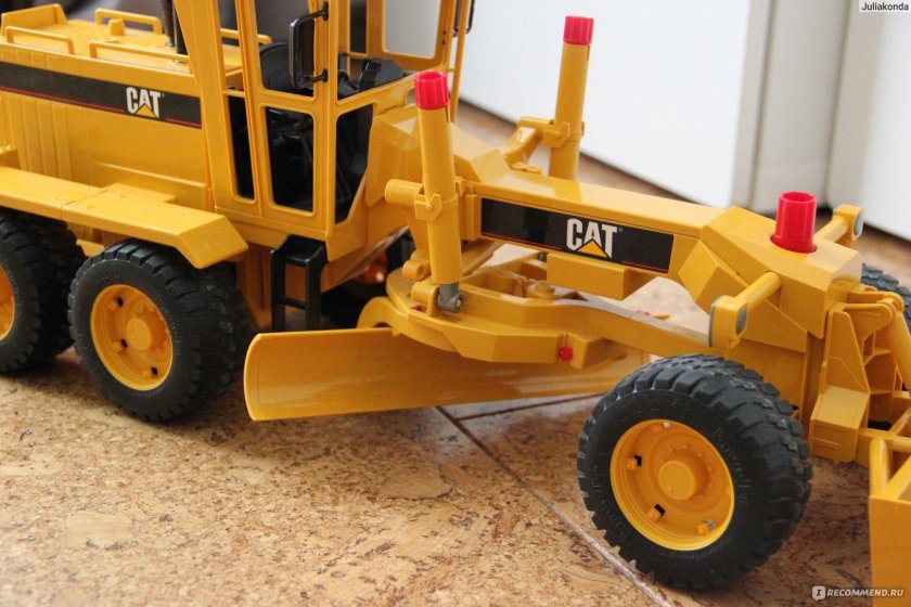 Bruder грейдер