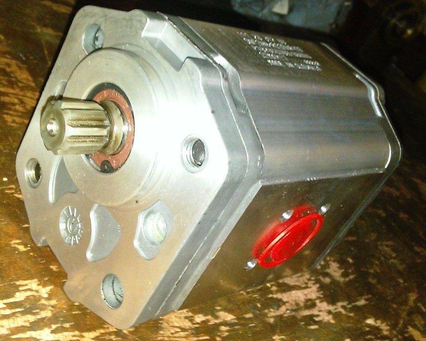 Гидравлический насос на трактор