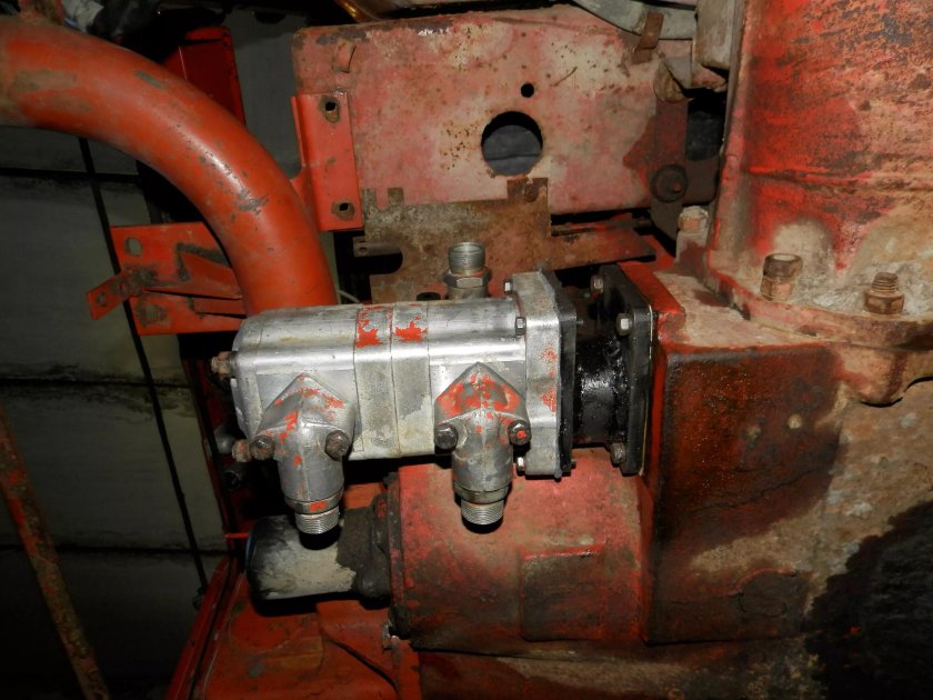 Привод насоса НШ-10 трактора т-25