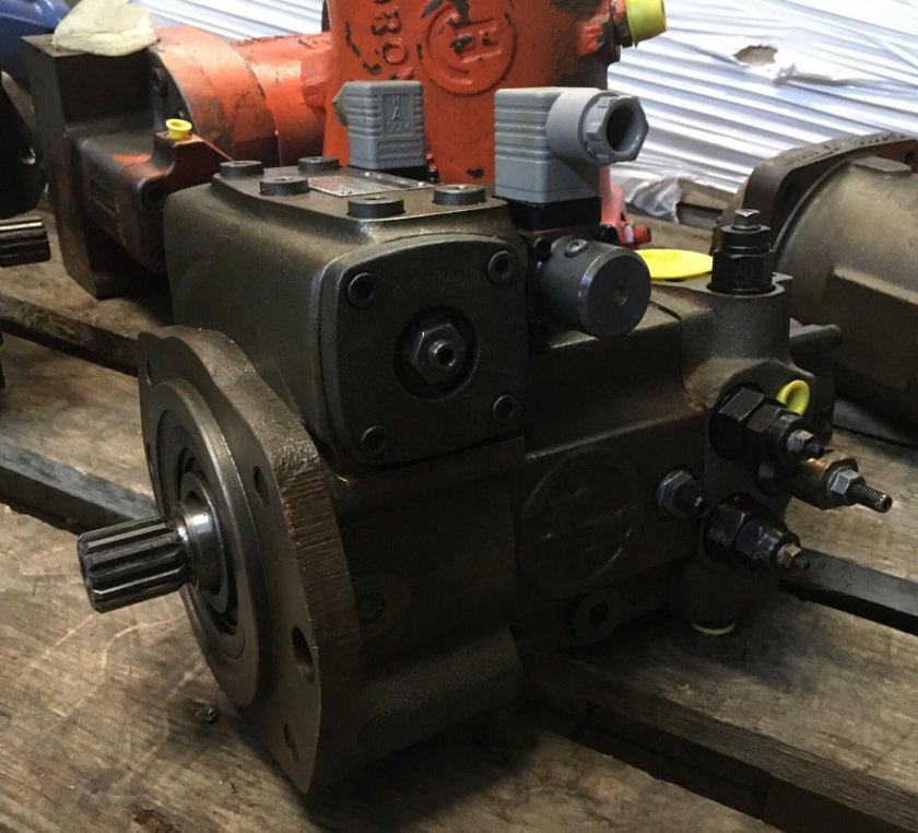 Тандемный гидронасос на трактор Бюллер