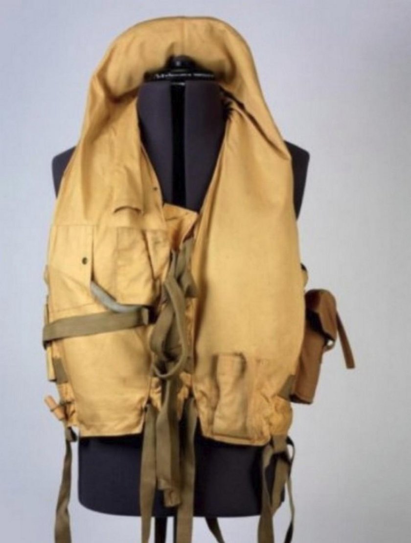 Военный спасательный жилет