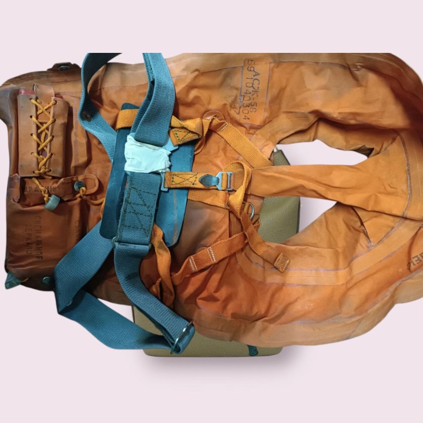 Авиационный спасательный жилет асж-58