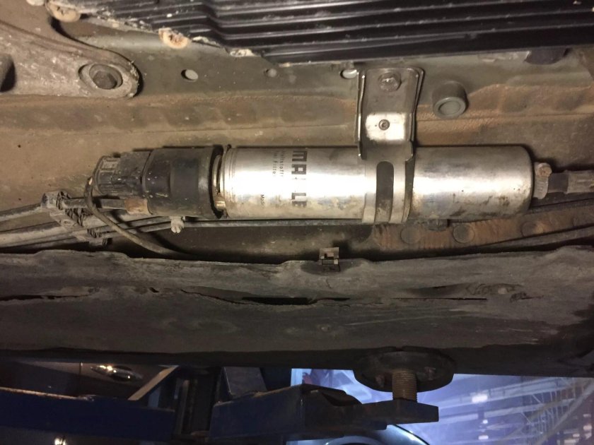 БМВ е90 2.5 топливные фильтр