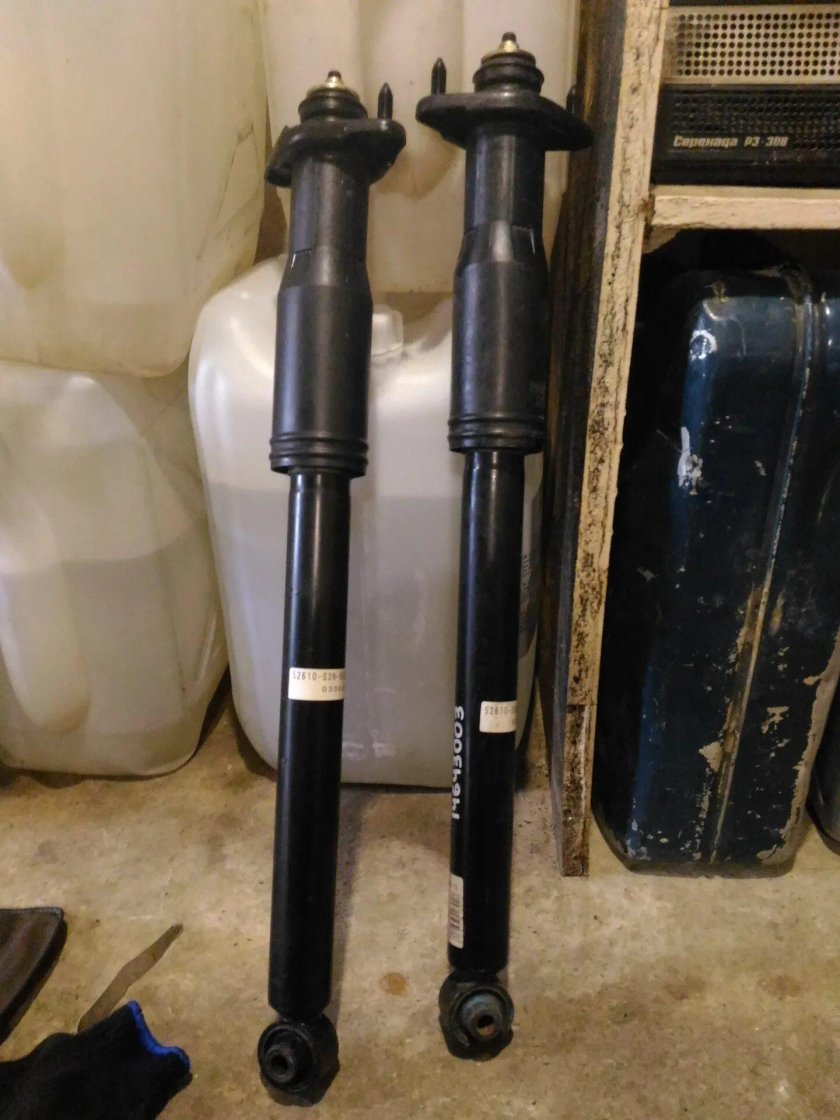 Задний амортизатор Хонда Одиссей ra6