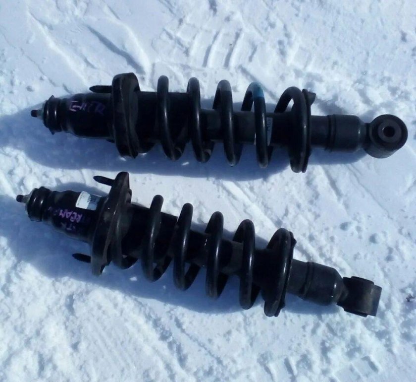 Задние стойки Honda Stream rn1