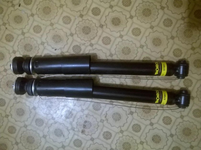 Задние амортизаторы Honda HR-V