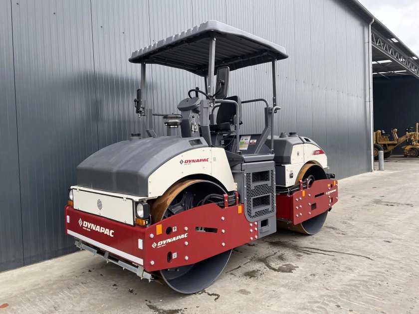 Каток дорожный Dynapac, cc3800