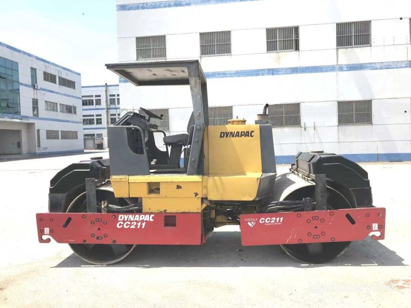 Каток dynapac cc211