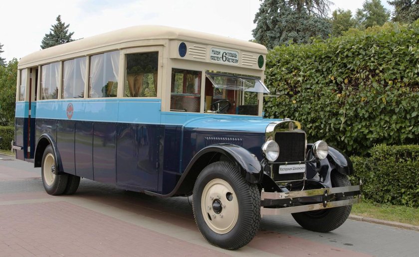 Выставка ретро автомобилей 2022 Москва