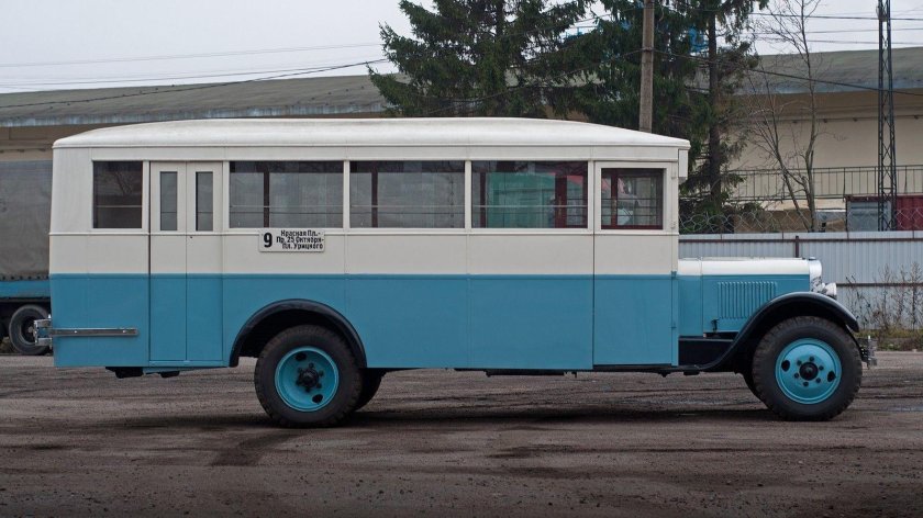 Автомобиль ЗИС 8