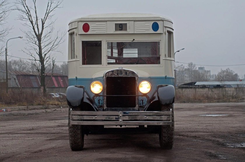 Советский автобус ЗИС 8